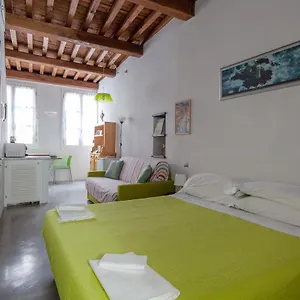 Ludovica - Backpackers House Apartment
