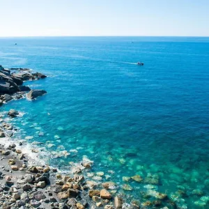 A luna in ma-sea view room or apartment citra o11o3o LT o244 Vernazza