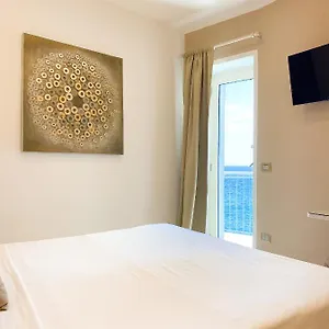 La Ripa Apartment